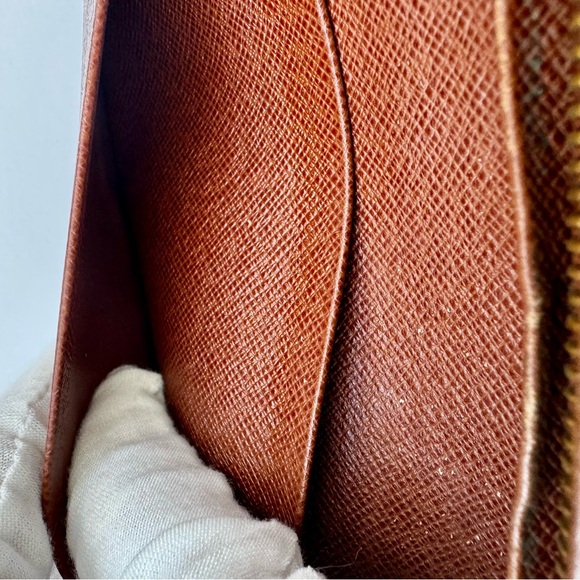 Louis Vuitton Monogram Porte-Monnaie Trésor Compact Wallet - Picture 7 of 11